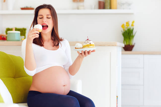 What food should a pregnant woman avoid?