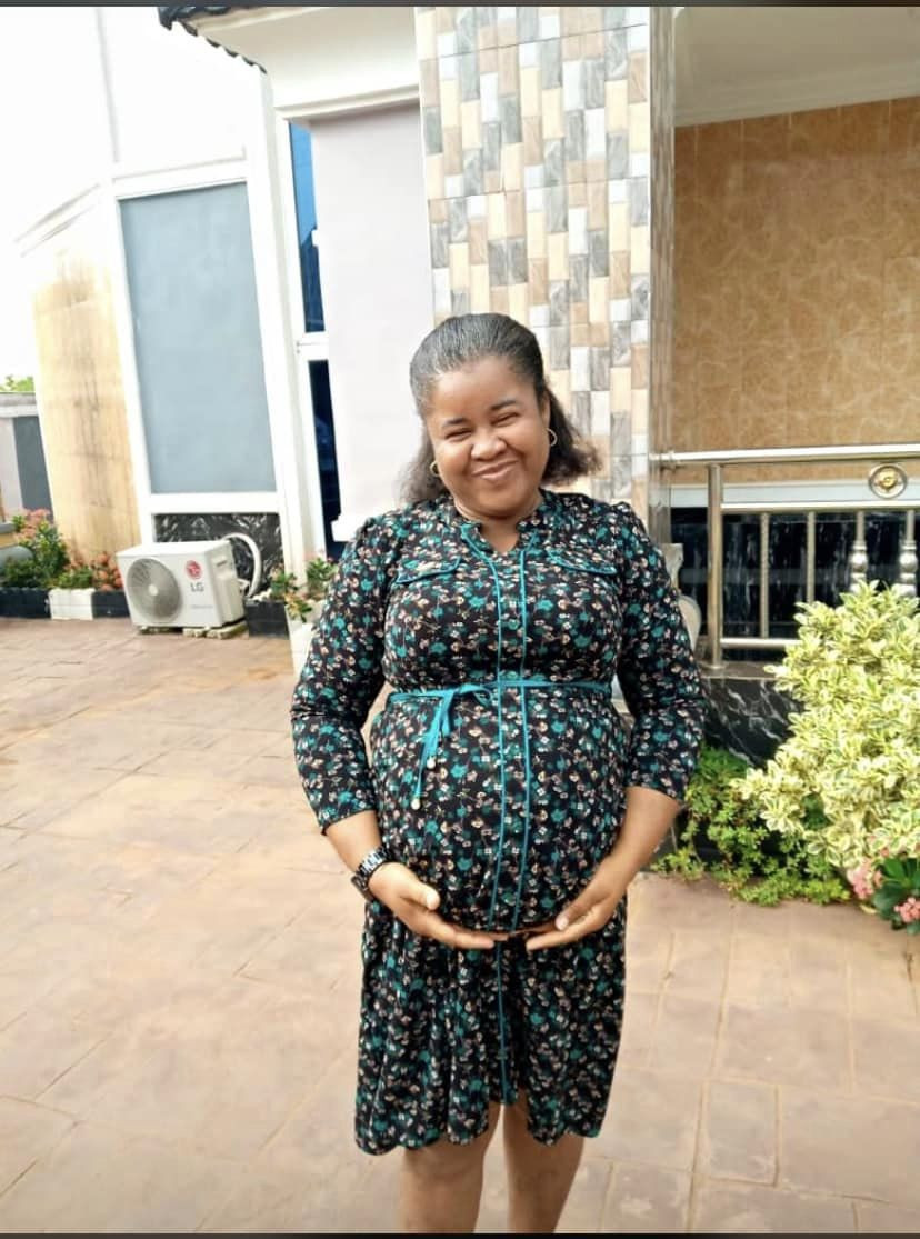 Family members celebrate as Nigerian woman gives birth to twins after years of waiting